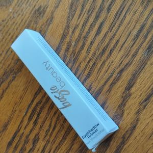 Eyeshadow primer